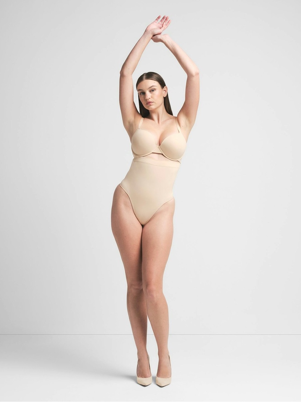 SKIMS Seamless Sculpt High-Waisted Thong - NWOT - Sand - XS